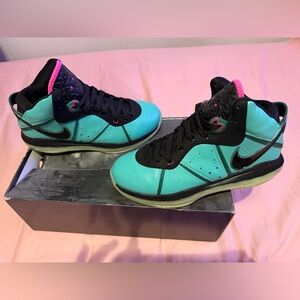 Nike LeBron 8 South Beach Size 9 – Authentic
